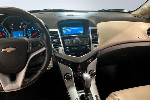 Photo of 2012 Summit White Chevrolet Cruze