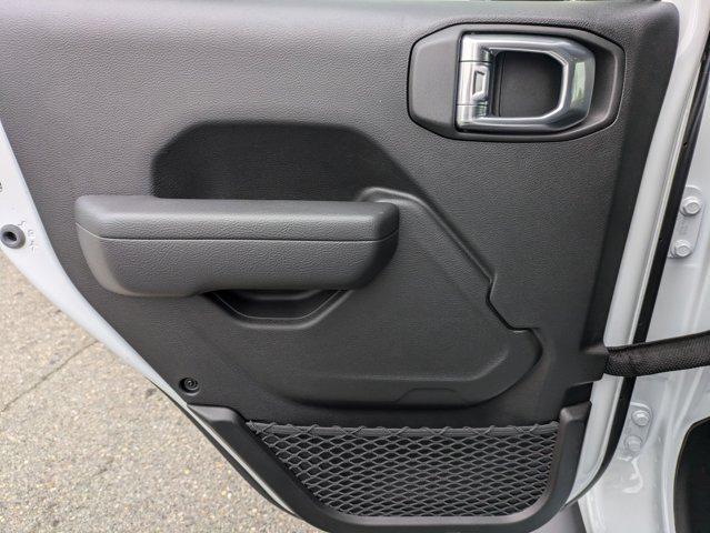 Photo of 2025 Bright White Clearcoat Jeep Wrangler