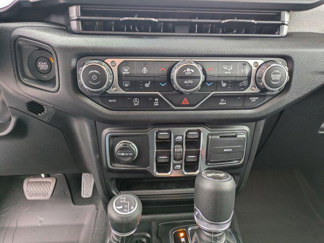 Photo of 2025 Bright White Clearcoat Jeep Wrangler
