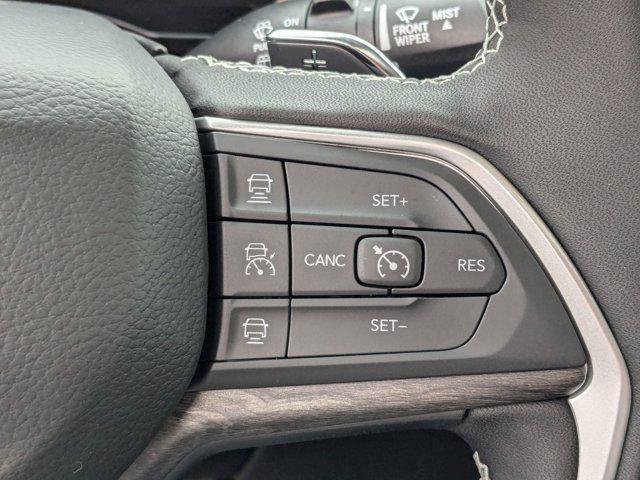 Photo of 2025 Bright White Clearcoat Jeep Grand Cherokee