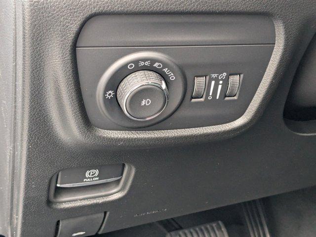 Photo of 2025 Bright White Clearcoat Jeep Grand Cherokee