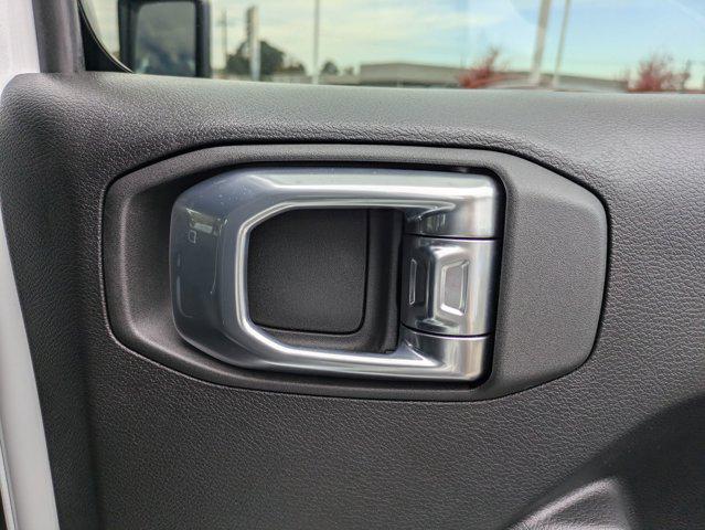 Photo of 2025 Bright White Clearcoat Jeep Wrangler