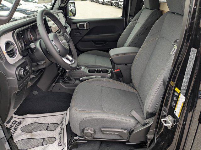 Photo of 2025 Black Clearcoat Jeep Wrangler