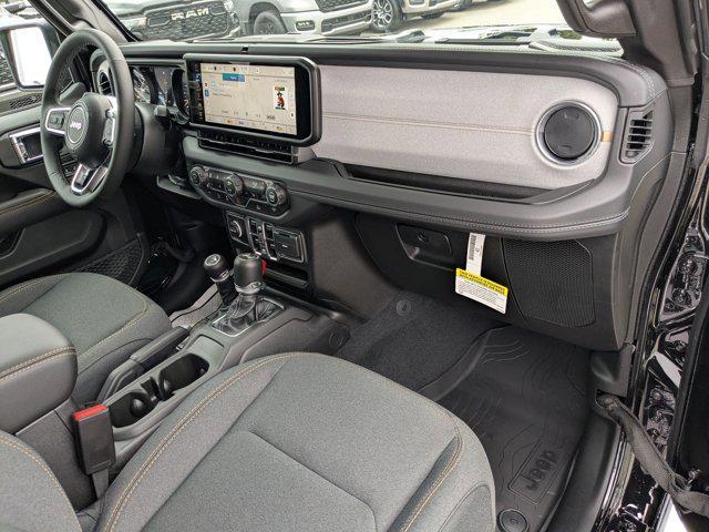 Photo of 2025 Black Clearcoat Jeep Wrangler