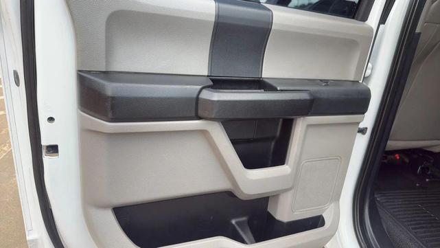 Photo of 2019 Oxford White Ford F-250