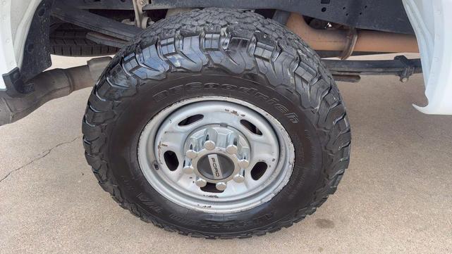 Photo of 2019 Oxford White Ford F-250