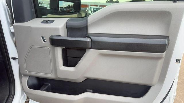 Photo of 2019 Oxford White Ford F-250