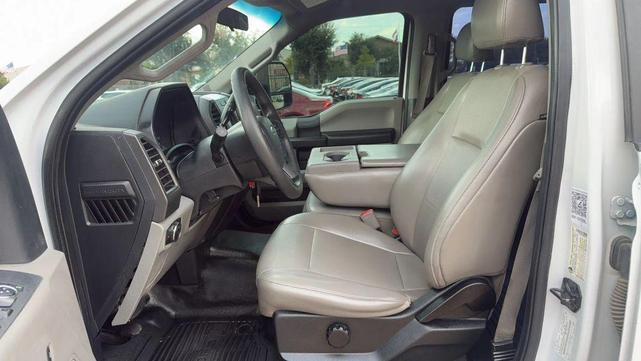 Photo of 2019 Oxford White Ford F-250