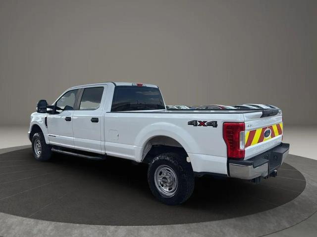 Photo of 2019 Oxford White Ford F-250
