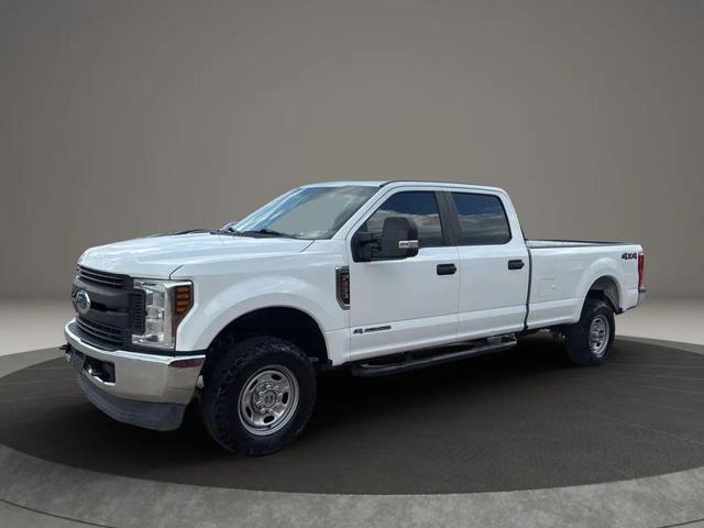Photo of 2019 Oxford White Ford F-250