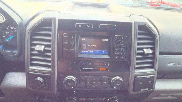 Photo of 2019 Oxford White Ford F-250
