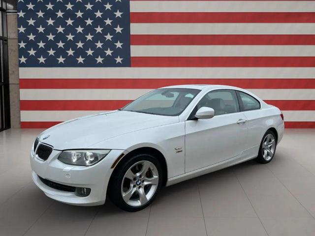 Photo of 2012 White BMW 335