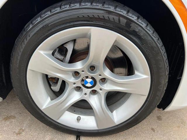 Photo of 2012 White BMW 335