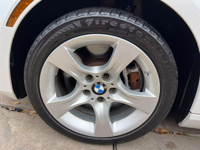 Photo of 2012 White BMW 335