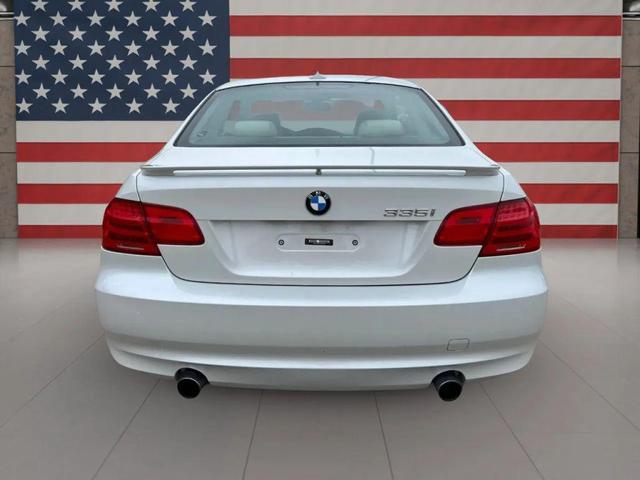 Photo of 2012 White BMW 335