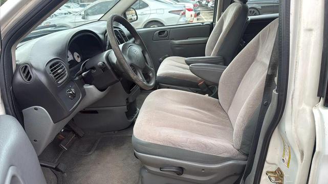 Photo of 2006 Stone White Clearcoat Dodge Grand Caravan