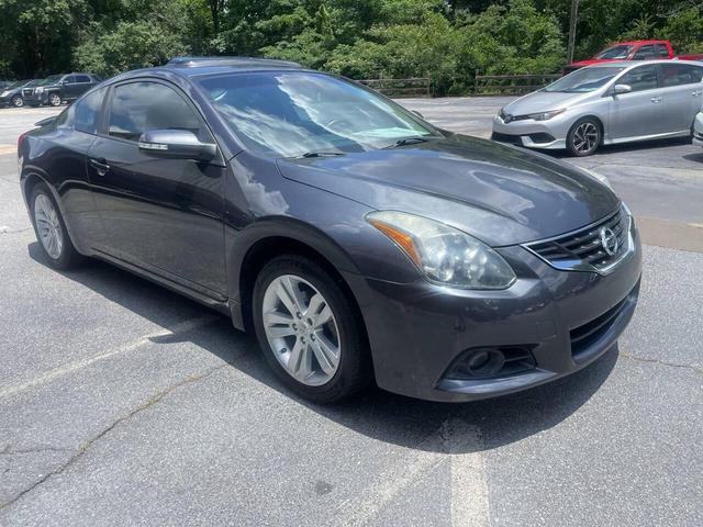 Photo of 2013 Gray Nissan Altima