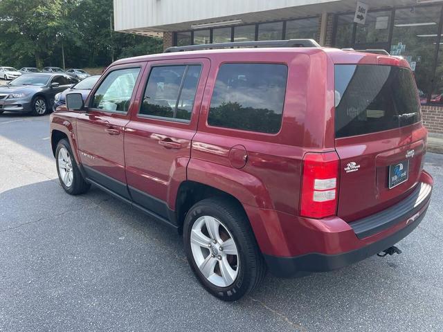 Photo of 2013 Burgundy Jeep Patriot