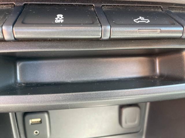 Photo of 2018 White Chevrolet Colorado