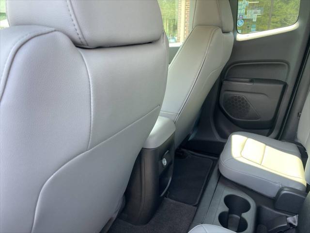 Photo of 2018 White Chevrolet Colorado