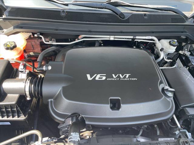 Photo of 2018 White Chevrolet Colorado