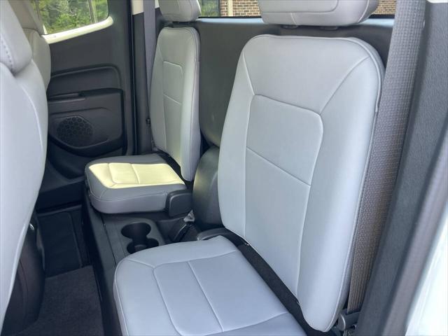 Photo of 2018 White Chevrolet Colorado