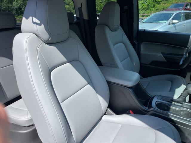 Photo of 2018 White Chevrolet Colorado