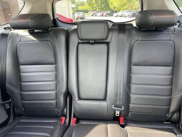 Photo of 2019 Gray Ford Escape