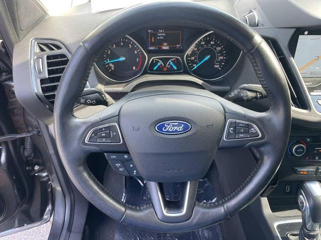 Photo of 2019 Gray Ford Escape