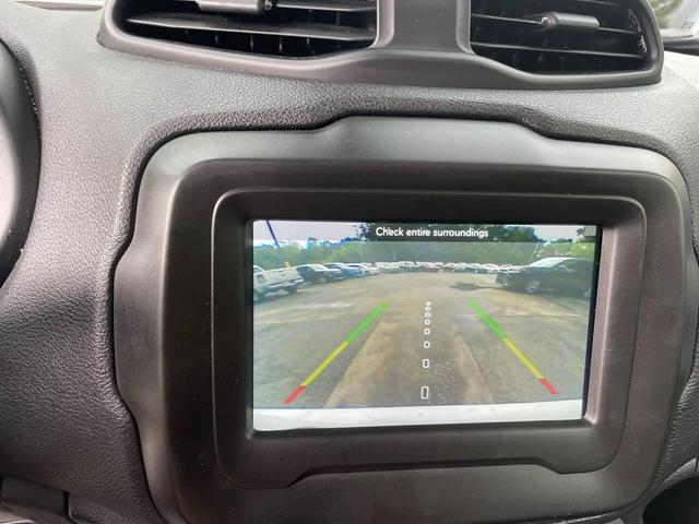 Photo of 2018 White Jeep Renegade