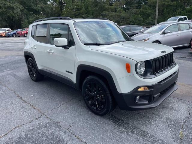 Photo of 2018 White Jeep Renegade