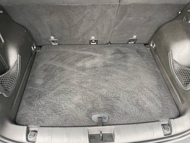 Photo of 2018 White Jeep Renegade