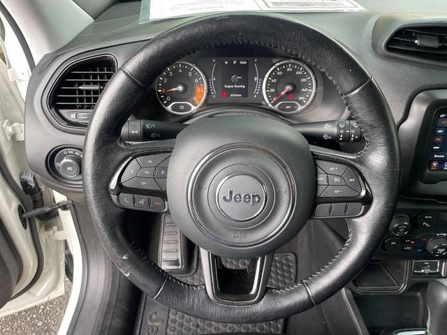 Photo of 2018 White Jeep Renegade