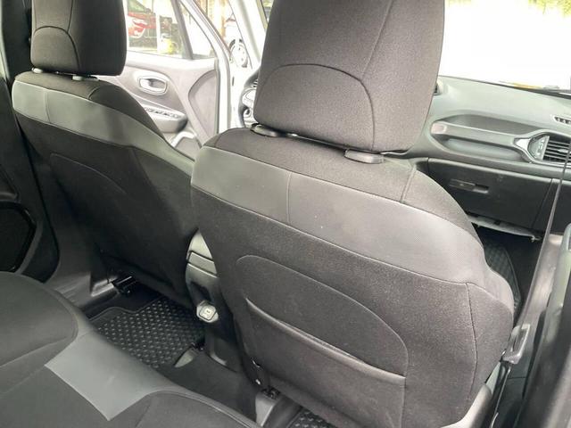 Photo of 2018 White Jeep Renegade
