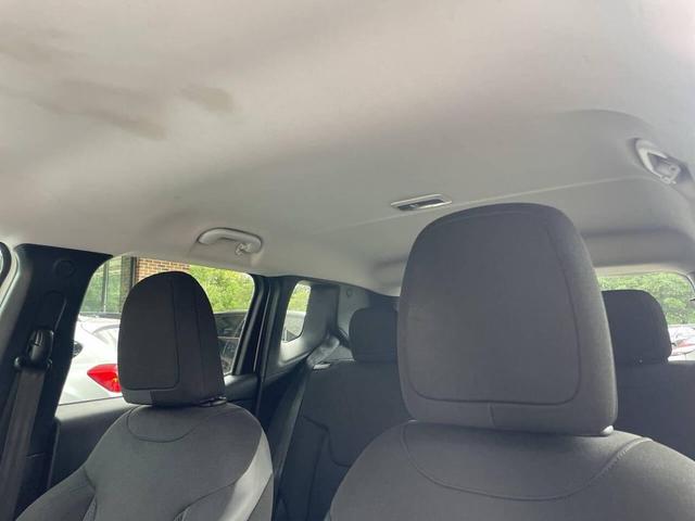 Photo of 2018 White Jeep Renegade