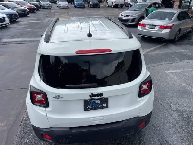 Photo of 2018 White Jeep Renegade