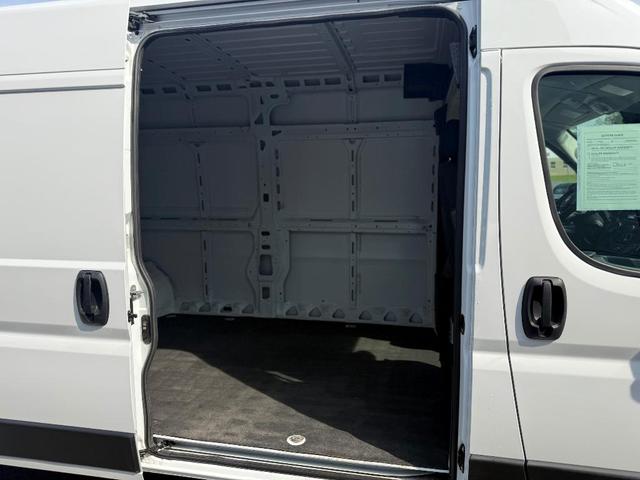 Photo of 2023 Bright White RAM ProMaster 2500