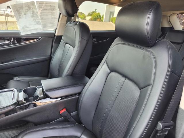 Photo of 2022 Infinite Black Metallic Clearcoat Lincoln Nautilus