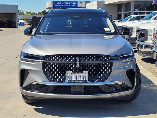 Photo of 2024 Lustrous Gray Metallic Clearcoat Lincoln Nautilus