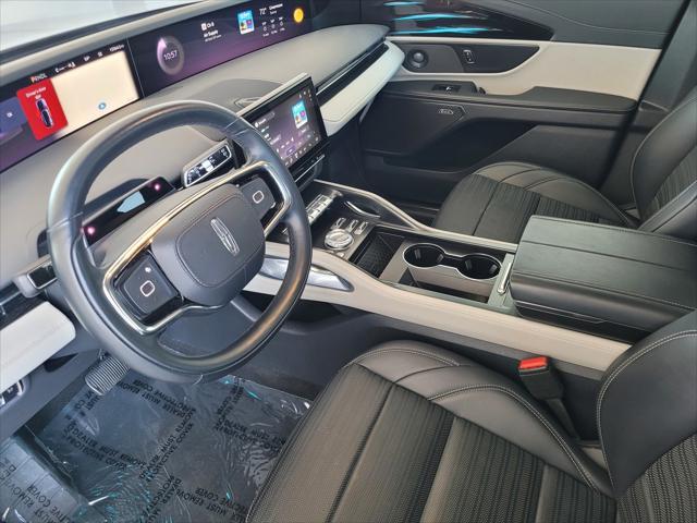 Photo of 2024 Lustrous Gray Metallic Clearcoat Lincoln Nautilus