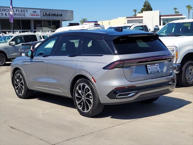Photo of 2024 Lustrous Gray Metallic Clearcoat Lincoln Nautilus