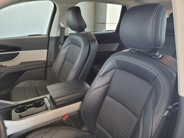 Photo of 2024 Lustrous Gray Metallic Clearcoat Lincoln Nautilus
