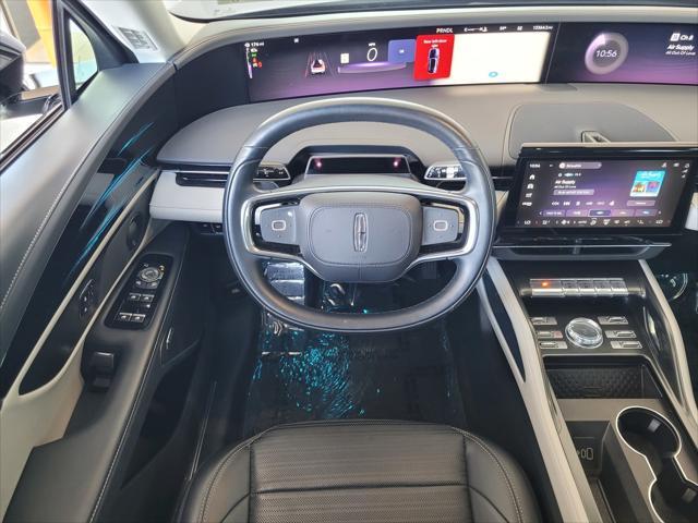 Photo of 2024 Lustrous Gray Metallic Clearcoat Lincoln Nautilus