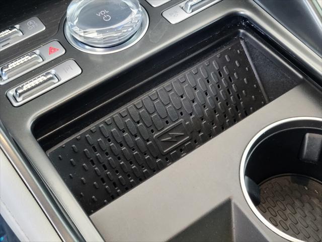 Photo of 2024 Lustrous Gray Metallic Clearcoat Lincoln Nautilus