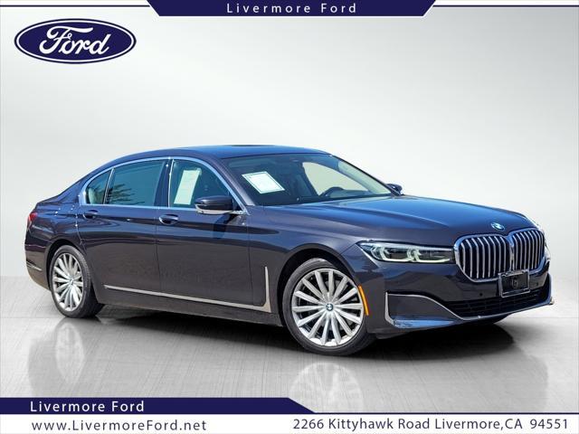 2022 BMW 740