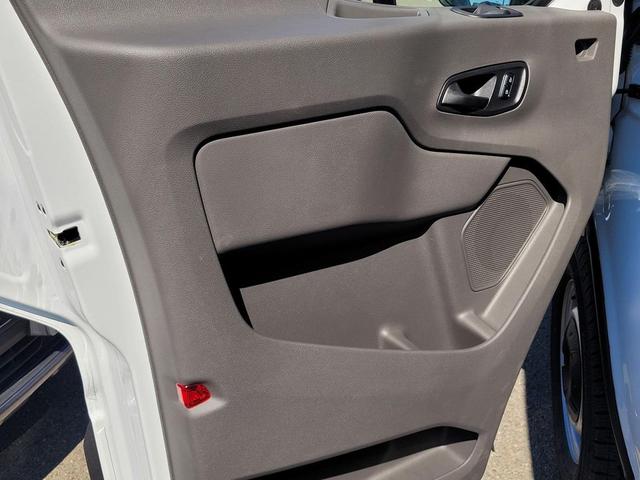 Photo of 2025 Oxford White Ford Transit-250