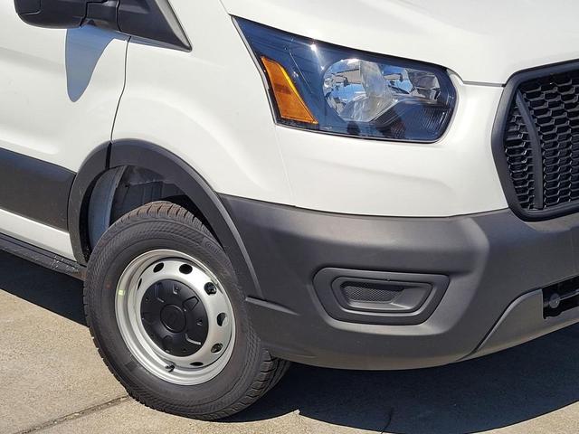 Photo of 2025 Oxford White Ford Transit-250