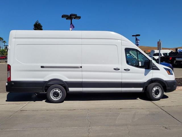 Photo of 2025 Oxford White Ford Transit-250