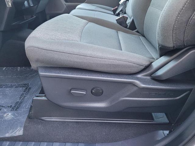 Photo of 2024 Oxford White Ford F-350