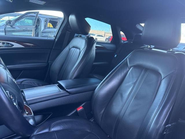 Photo of 2020 Infinite Black Metallic Lincoln MKZ Hybrid